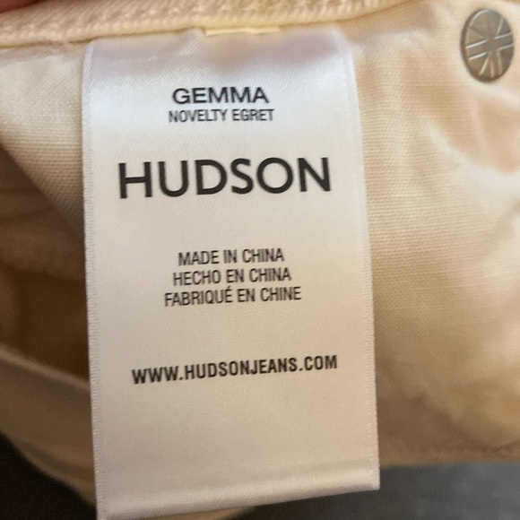 NWT Hudson Gemma Mid-Rise Short - Egret size 31 - Picture 9 of 10